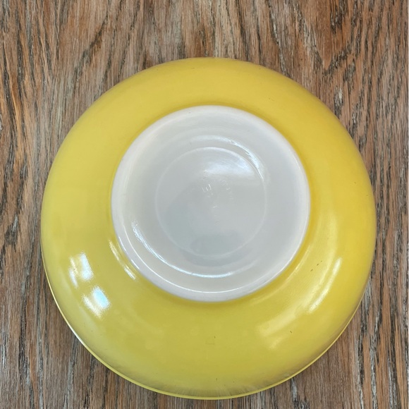 Vintage Pyrex Primary Yellow Mixing Bowl ❤️ - Picture 9 of 9